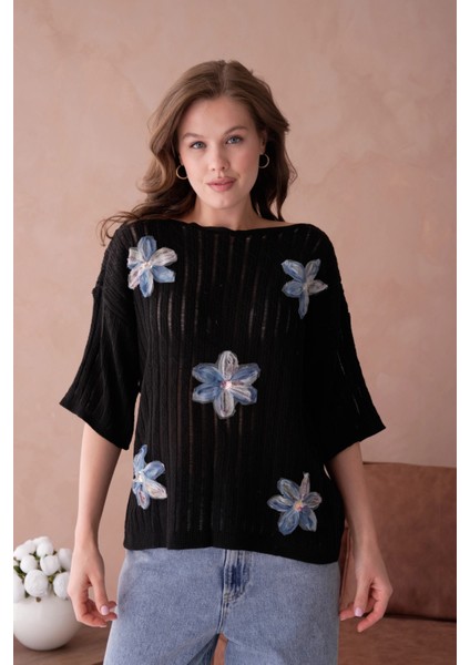 Kayık Yaka Çiçek Aplikeli Salaş Triko Kazak indirimleri