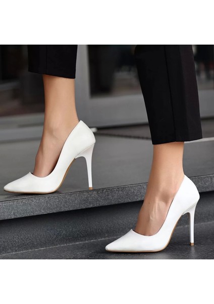 Hillar Beyaz Cilt Stiletto Ayakkabı fırsatları