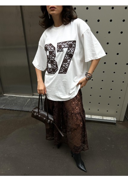 Kadın Kahve Dantel Nakışlı Oversize T-Shirt 29055 fiyatları