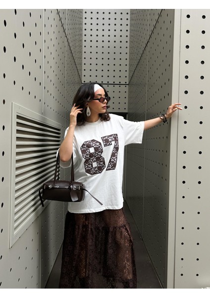 Kadın Kahve Dantel Nakışlı Oversize T-Shirt 29055 indirimleri