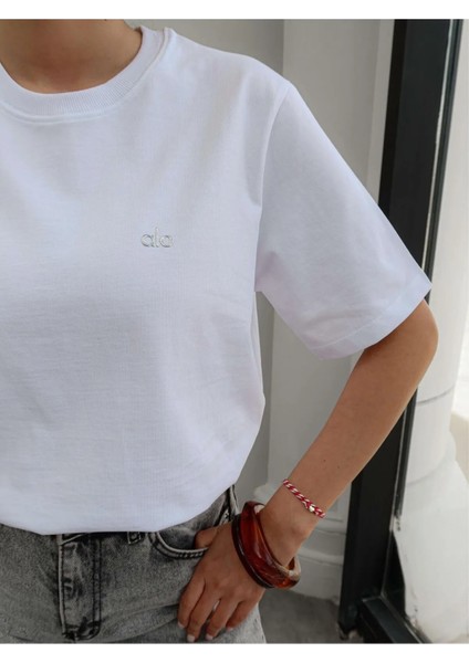 Kadın Metalik Yazı Baskılı Basic T-Shirt modelleri