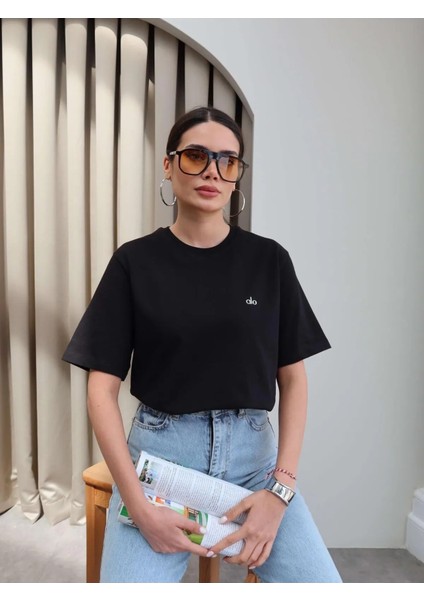 Kadın Metalik Yazı Baskılı Basic T-Shirt fırsatları