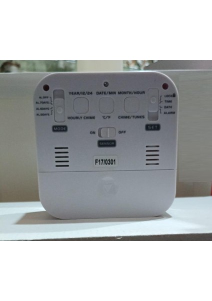 F17/0301W Sensörlü Alarmlı Dereceli Termometreli Görmeyenler Için Konuşan Masa Saati fırsatları
