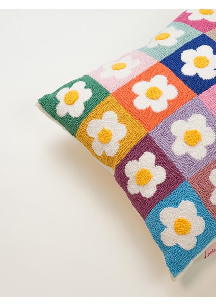 DAISTY PATCH – Renkli Kareli Papatya Desenli Punch Yastık Kılıfı fırsatları