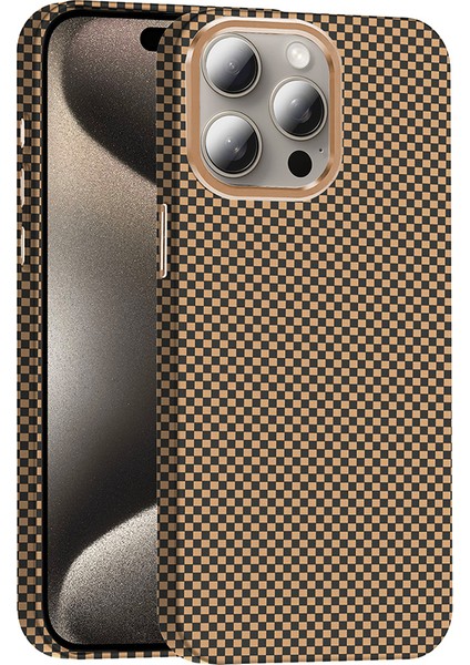 Apple iPhone 15 Pro Max Kılıf Magsafe Şarj Özellikli Karbon Fiber Görünümlü Otnv Gros Kapak - Desert Titan