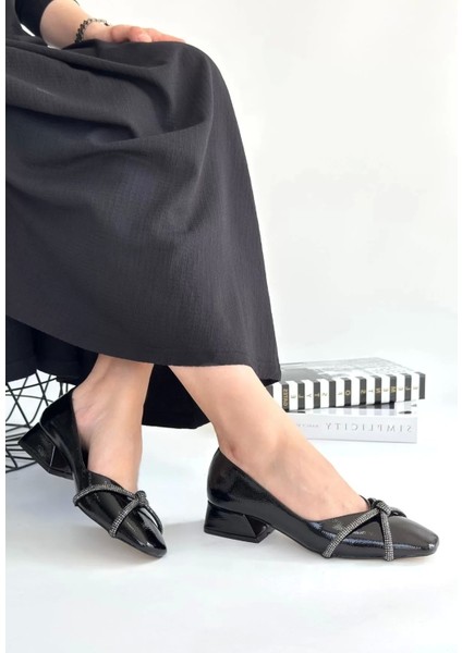 Pety Siyah Rugan Topuklu Ayakkabı fiyatları