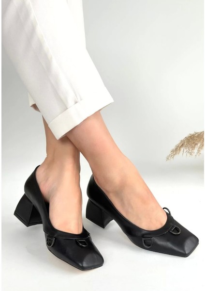Cande Siyah Cilt Topuklu Ayakkabı