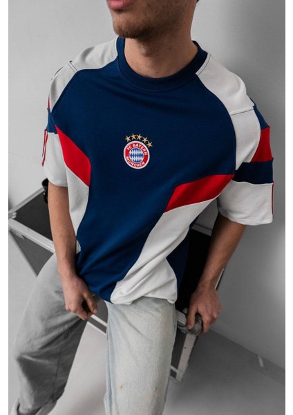 Takım Arma Nakışlı Oversize T-Shirt