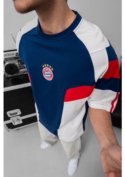 Takım Arma Nakışlı Oversize T-Shirt