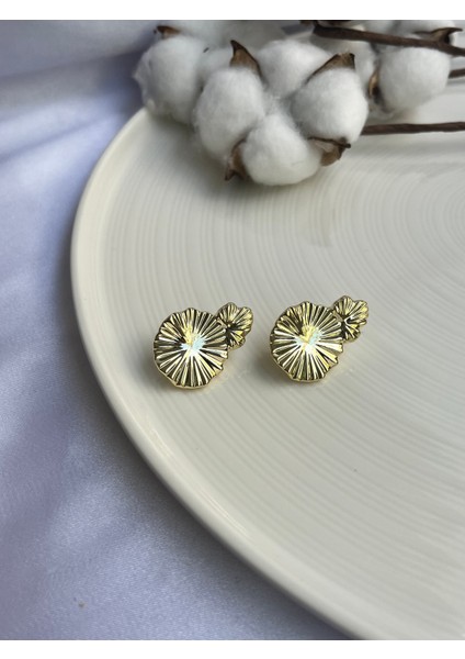 Yelpaze Desenli Çelik Gold Küpe