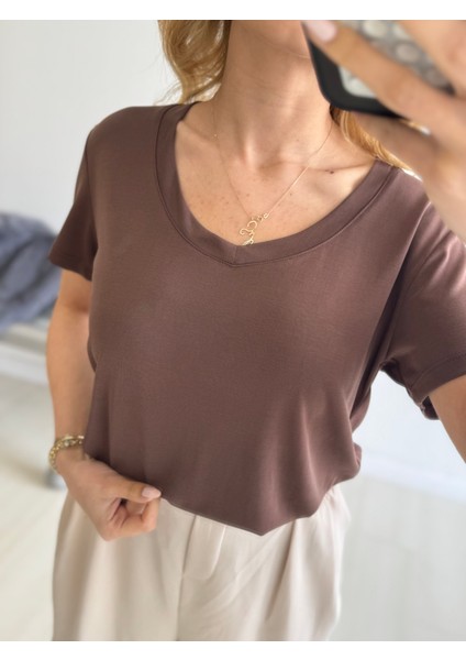 Modal Kahverengi Açık Yaka Tshirt