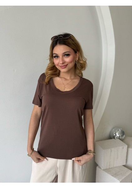Modal Kahverengi Açık Yaka Tshirt