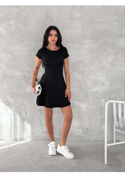 Kısa Kollu Mini Elbise