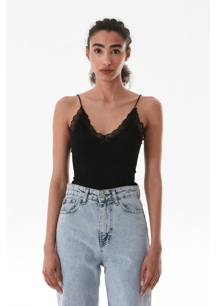 Fitilli Dantelli Kurdele Detaylı Çıtçıtlı Body indirimleri