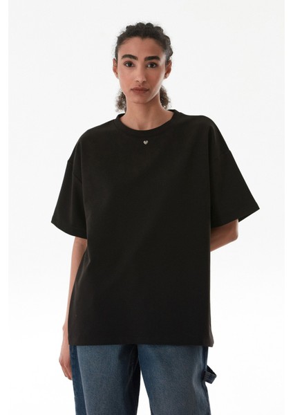 Kalp Aksesuarlı Oversize Tişört