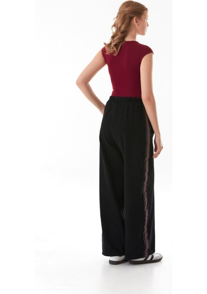 Beli Bağlamalı Yanları Şeritli Wide Leg Jean modelleri