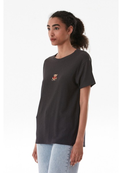 Ayıcık Nakışlı Bürümcük Kumaş Oversize Tişört modelleri