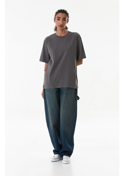 Yazı ve Kurdele Nakışlı Oversize Tişört fırsatları