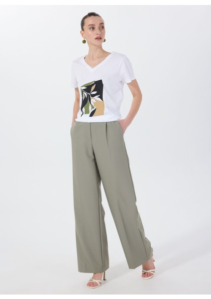 V Yaka Baskılı Beyaz Kadın T-Shirt F5SL-TST0455 fiyatları