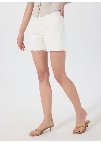 Standart Bel Normal Beyaz Kadın Denim Şort Charlotte - 1122 fiyatları