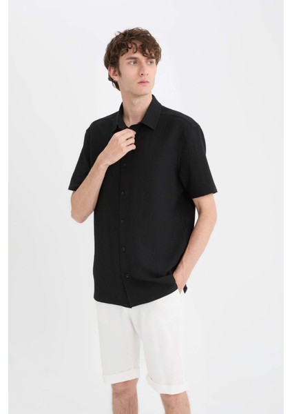 Regular Fit Polo Yaka Krinkıl Yazlık Kısa Kollu Siyah Gömlek E1223AX25SM fırsatları