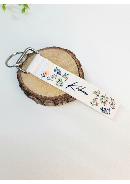 Isme Özel Kişiye Özel Yeşil Yaprak ve Kırmızı Çiçek Desenli Kumaş Anahtarlık fiyatları