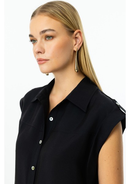 Omzu Apoletli Düğmeli Bluz Siyah 03050 fırsatları