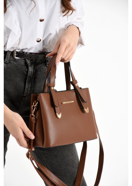 Kadın Uzun Askılı 4 Bölmeli Gold Aksesuarlı Taba Omuz ve El Çantası indirimleri