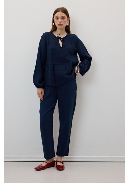 Kadın Lacivert Beli Lastikli Havuç Paça Muslin Pantolon