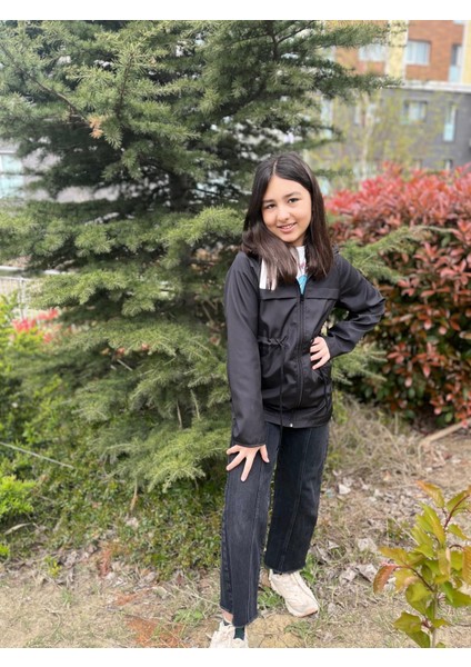 Kız Çocuk Su Geçirmez Yağmurluk – Fermuarlı, Kapüşonlu, Mevsiml