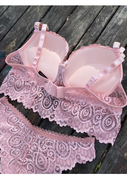 Pembe Dantelli Destekli Takım