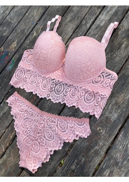 Pembe Dantelli Destekli Takım