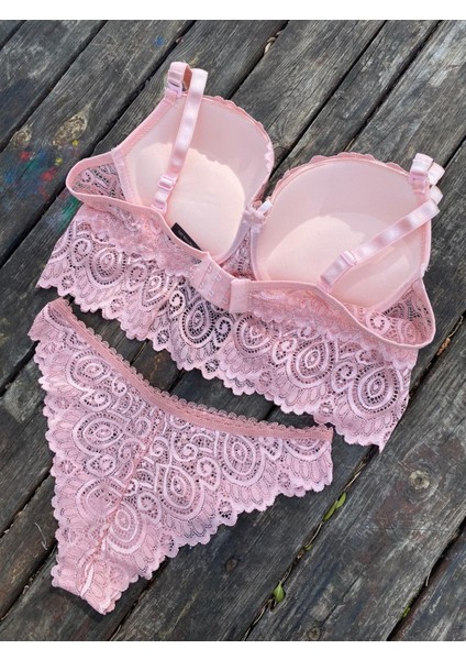 Pembe Dantelli Destekli Takım