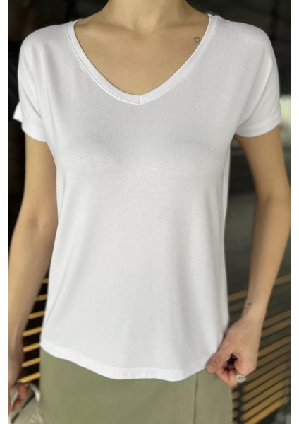 V Yaka Kadın Tişört modelleri
