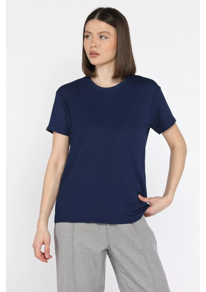 Kadın Bisiklet Yaka Basic Tişört