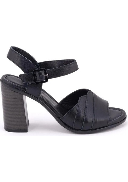 24381830Y Venüs Sandalet fiyatları