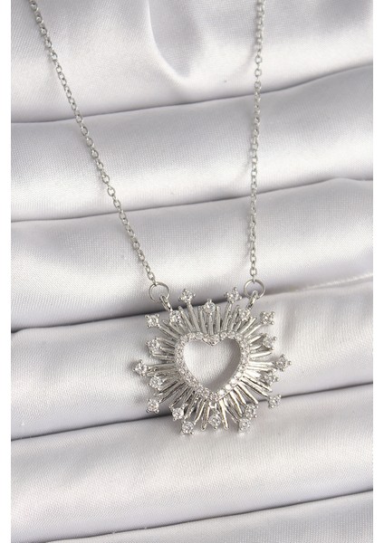 Gümüş Renk Zirkon Taşlı Kalp Model Kadın Kolye - EBJ250412W32542