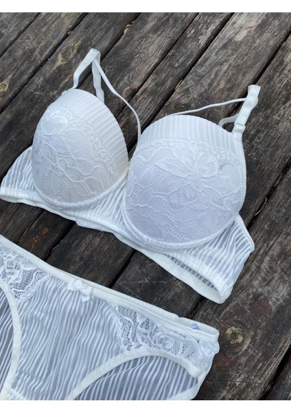 Beyaz Ip Model Dantelli Destekli Takım fırsatları