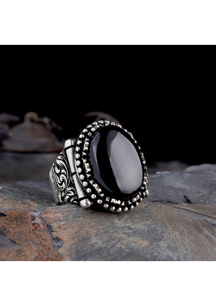 925 Ayar Gümüş Oval Onix Taşlı Model Erkek Yüzük