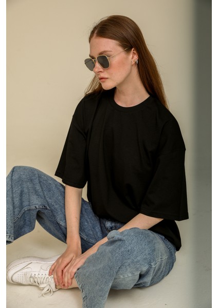 Kadın Siyah Oversize Bisiklet Yaka %100 Pamuk Düz Basic Yazlık T-Shirt