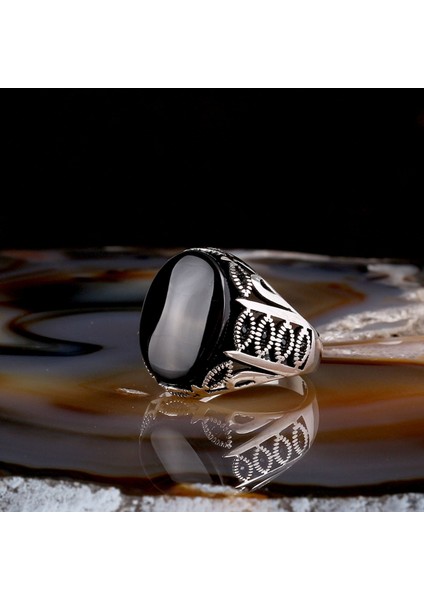 Onix Taşlı Oval Model 925 Ayar Gümüş Erkek Yüzük