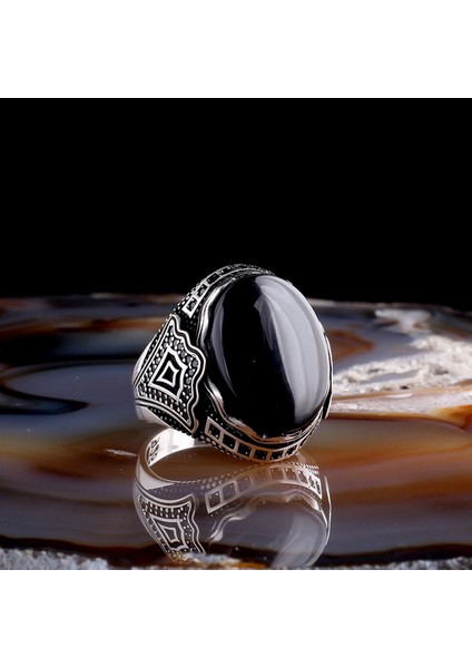 Onix Taşlı Oval Model 925 Ayar Gümüş Erkek Yüzük