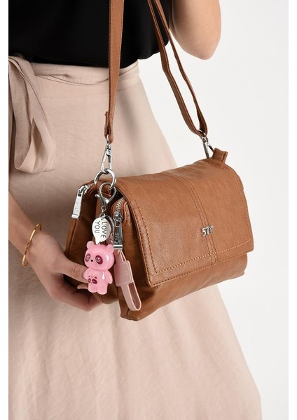 Y.s.deri Kadın Postacı Çanta 28*18 cm Vegan Deri Işıklı Aksesuar Charm Çapraz Askılı Omuz Çantası