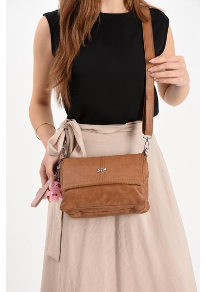 Y.s.deri Kadın Postacı Çanta 28*18 cm Vegan Deri Işıklı Aksesuar Charm Çapraz Askılı Omuz Çantası fırsatları