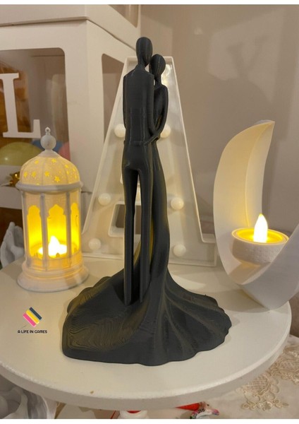 Romantik Çift Biblo - 20 cm Şık ve Modern Masaüstü Biblo Dekorasyon Hediye Figür Ev Ofis fiyatları
