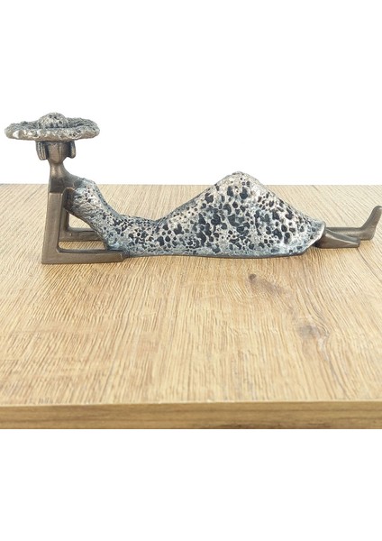Dekoratif Modern Şapkalı Kadın Heykel Biblo Polyester Ev ve Ofis Aksesuar 24 x 9 cm
