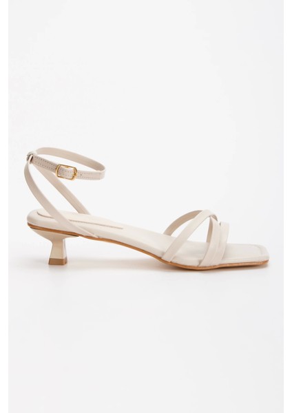 Kadın Kısa Topuklu Biyeli Ayakkabı Bej fiyatları