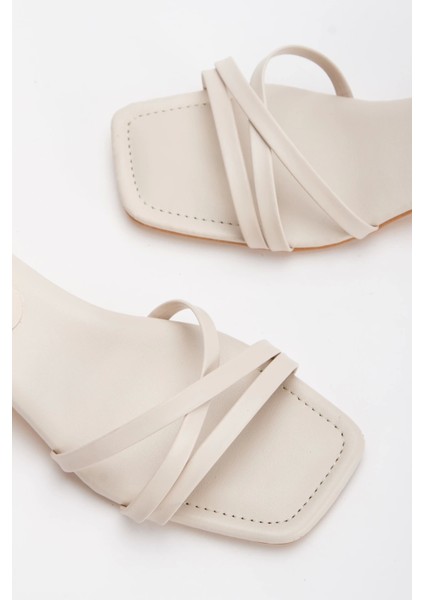 Kadın Kısa Topuklu Biyeli Ayakkabı Bej fırsatları