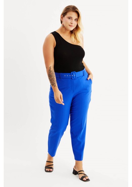 Cep Detaylı Kemerli Klasik Pantolon