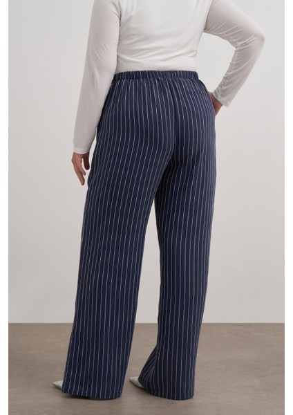 Beli Bağcıklı Düz Kesim Pantolon modelleri